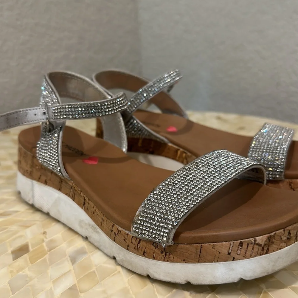 Steve Madden stone studded sandals big girls size 4